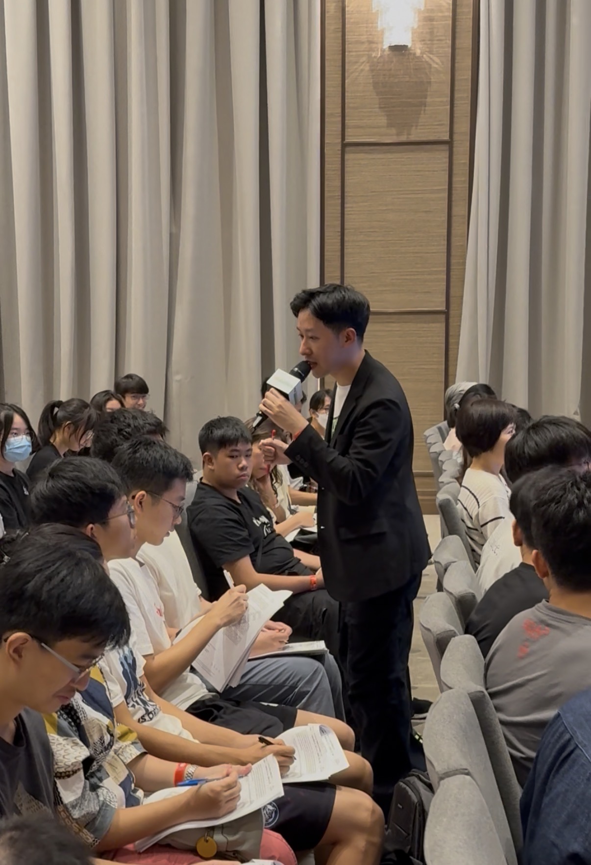 校友 talk · live event